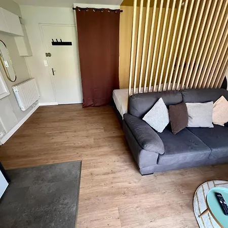 Au Calme Sur Cour Apartment