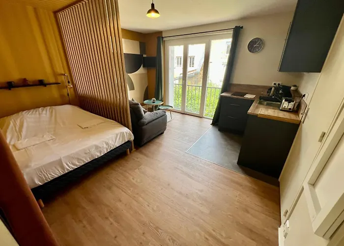 Au Calme Sur Cour Διαμέρισμα *