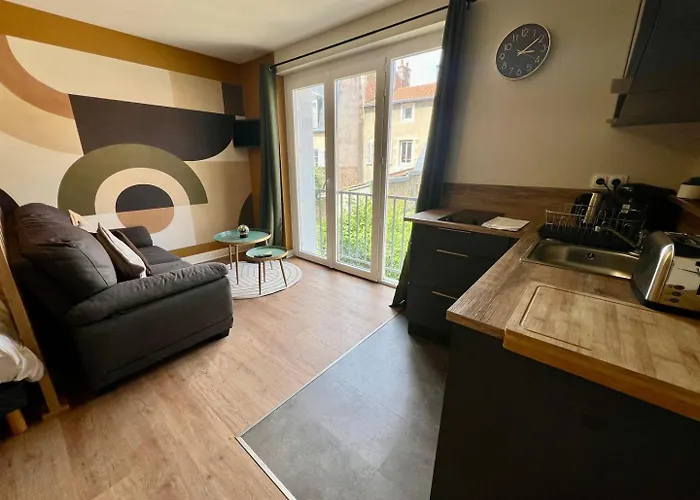 Au Calme Sur Cour Διαμέρισμα *